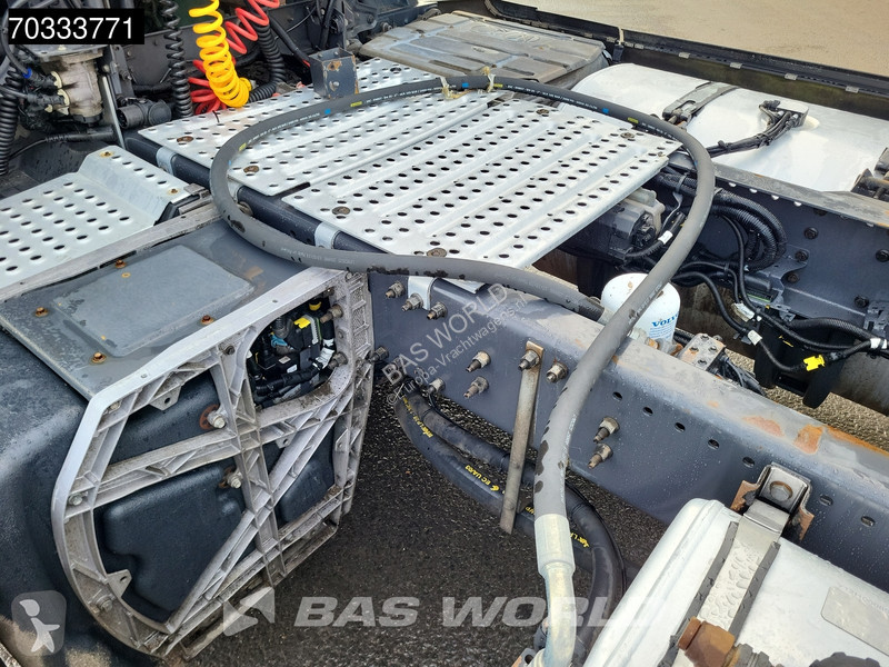 Tahač Volvo 500  4X2 Hydraulic Navi