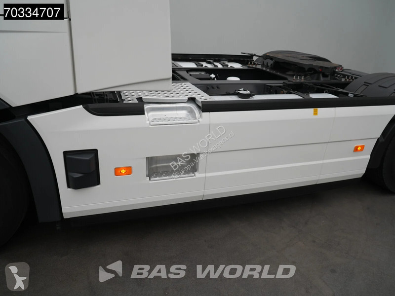 Nyergesvontató Volvo 500 4X2 XL 2x Tanks...