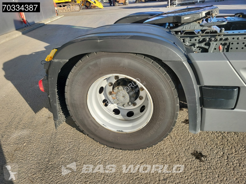 Nyergesvontató Mercedes 1845 4X2 StreamSpace...