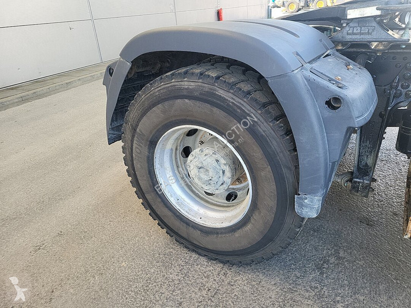 Cap tractor MAN 18.470