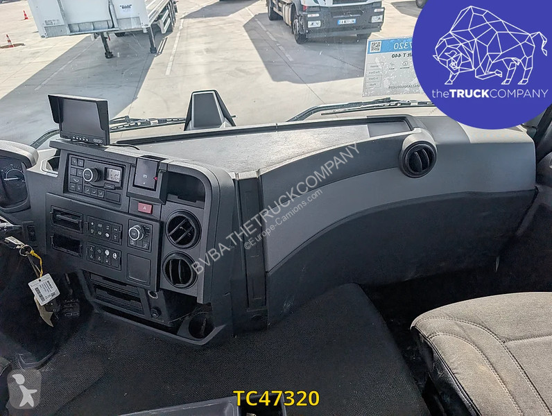 Cap tractor Renault T 440