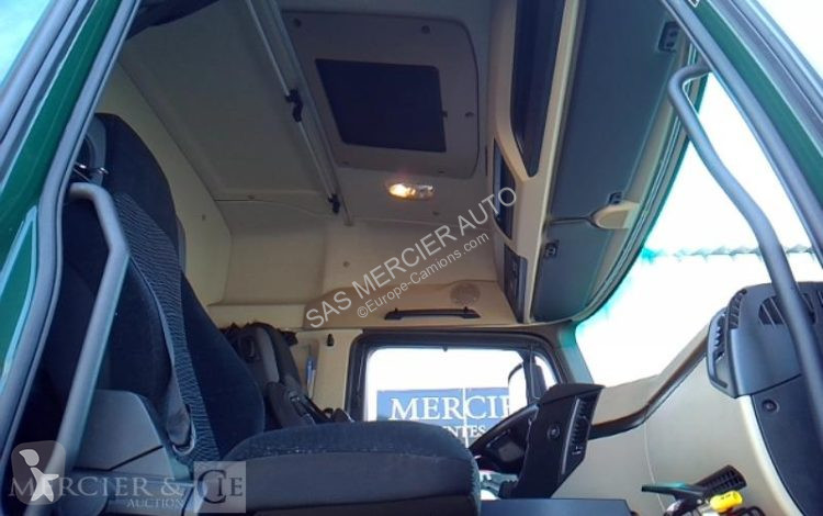 Cap tractor Mercedes