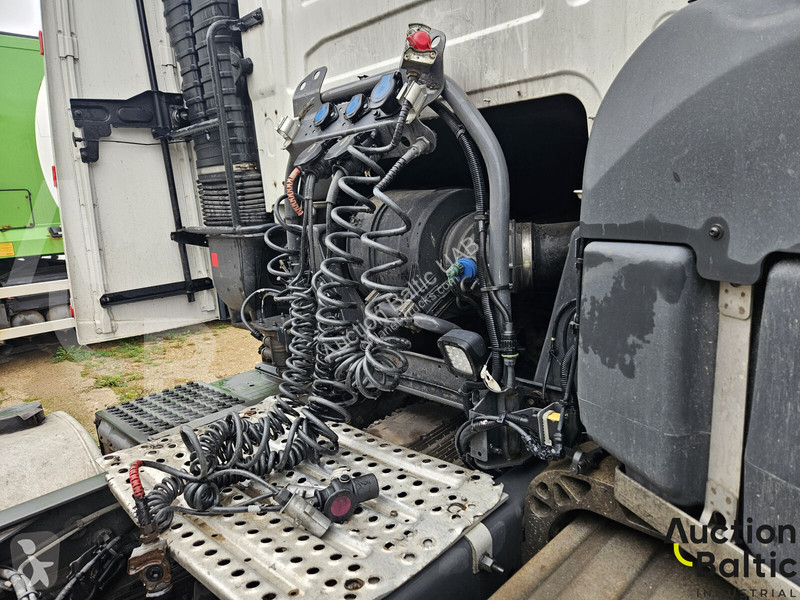 Traktor Volvo FH460