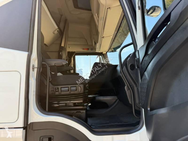 جرار Iveco 530