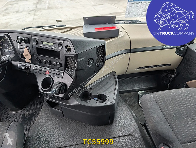 Cabeza tractora Mercedes 1842