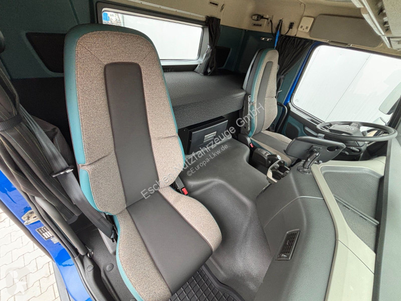 Volvo 380...