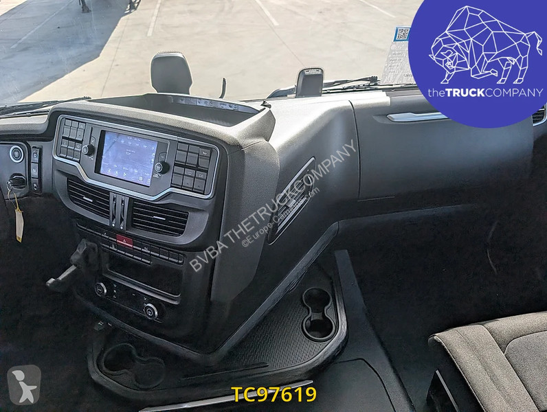 Iveco S-Way 420 tractor unit