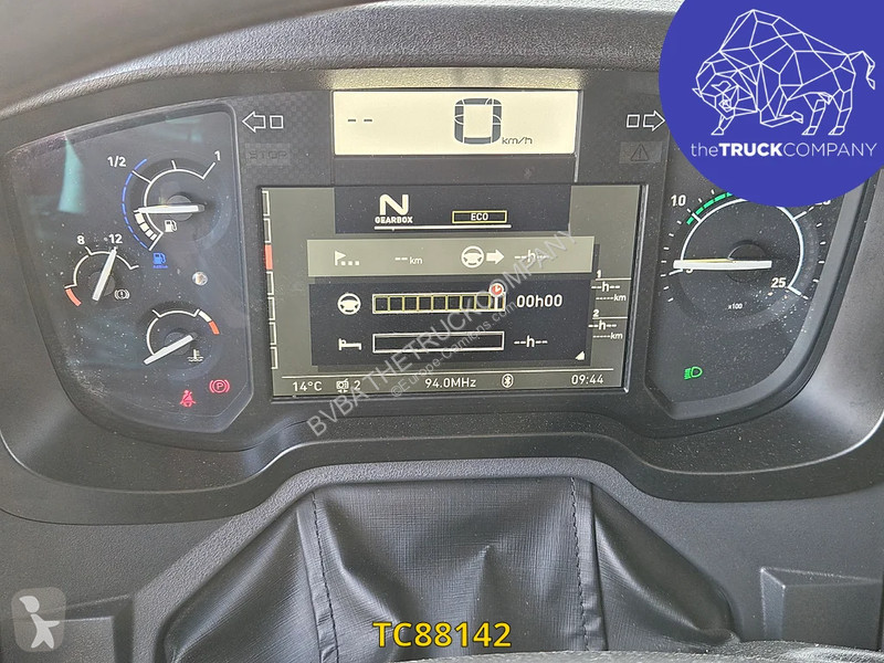 Renault T 520 tractor unit