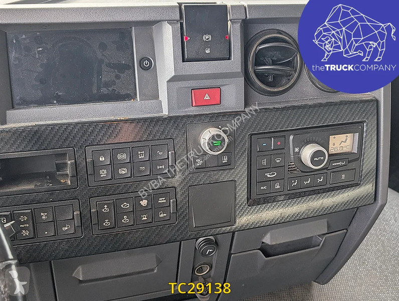 Renault C 440 tractor unit