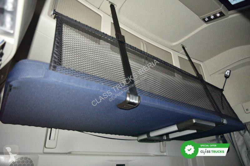 Volvo 500 Globetrotter XL tractor unit