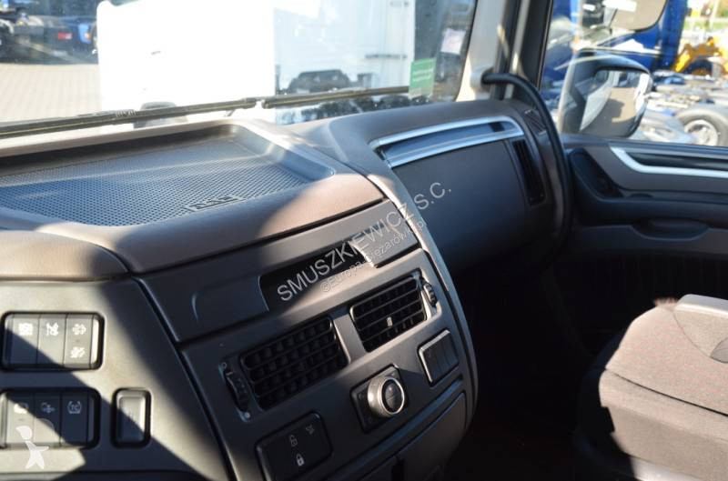 DAF 530 tractor unit