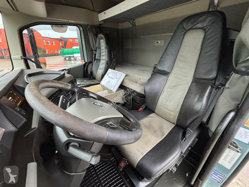 Volvo 4x2 GLOBE XL tractor unit