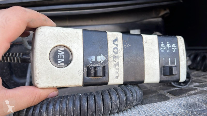 Tahač Volvo 12380 (HYDRAULIC PUMP / POMPE...