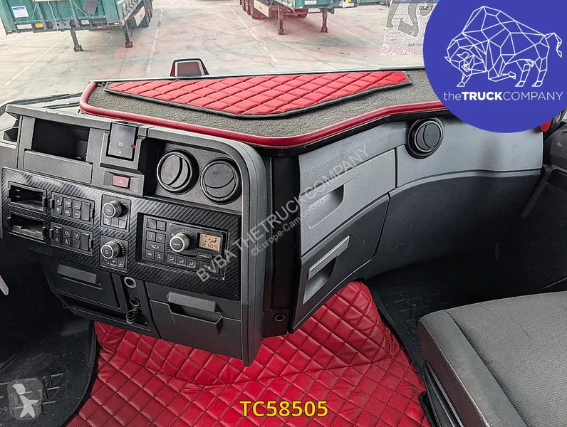 Renault T 520 tractor unit