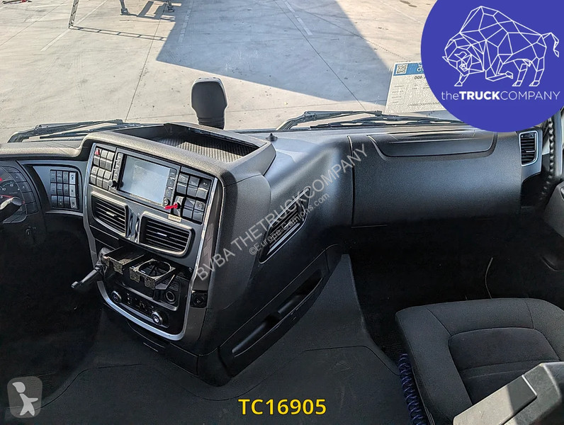 Iveco 400 tractor unit