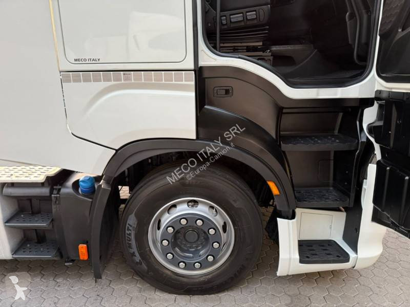 Iveco 530 tractor unit