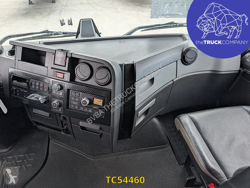 Renault T 520 tractor unit