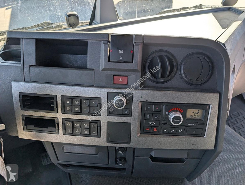 Renault  T 520 tractor unit