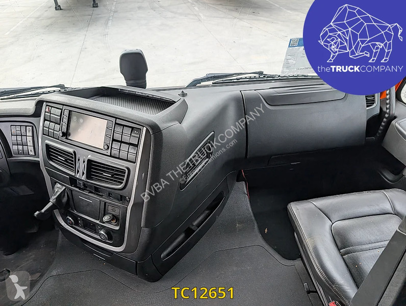 Iveco 570 tractor unit