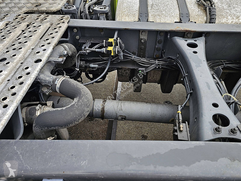 Scania 410 tractor unit