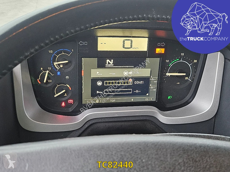 Renault T 440 tractor unit