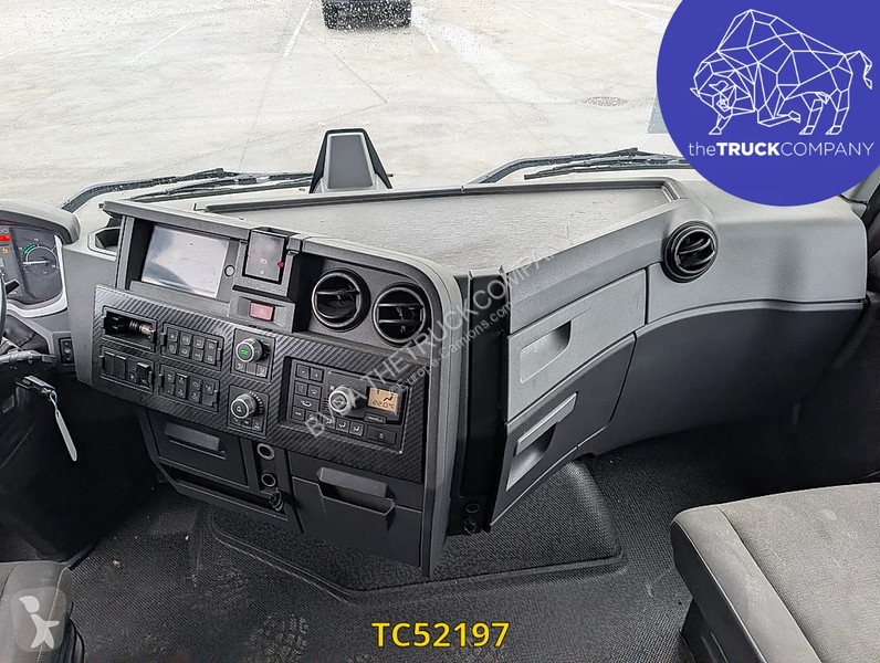 Renault T 480 tractor unit
