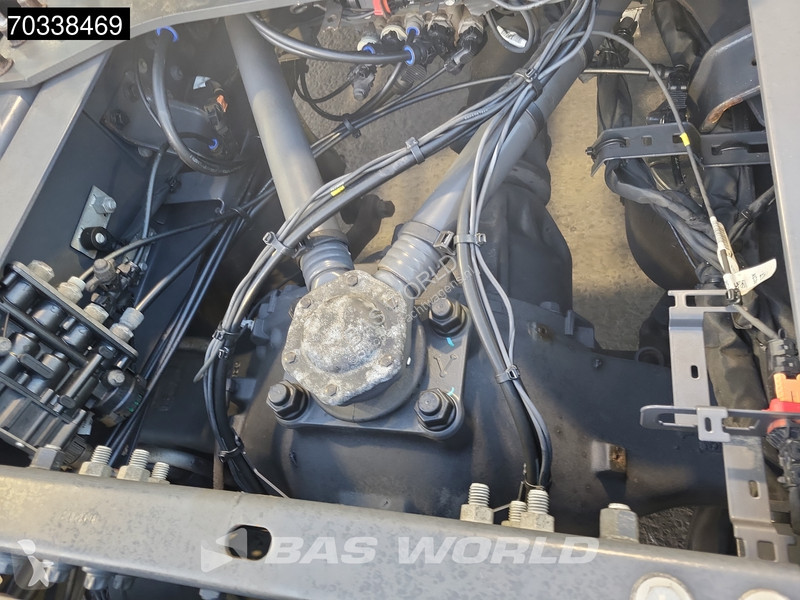 Tahač Volvo 500 4X2 XL 2x Tanks I-ParkCool ACC