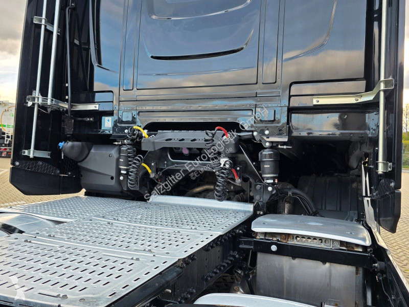 Traktor DAF + 530FT