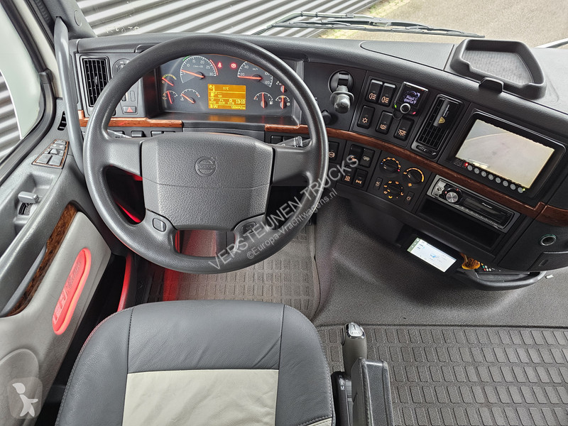 Trekker Volvo FH400 4X2 / SHOWTRUCK / SPECIAL /...