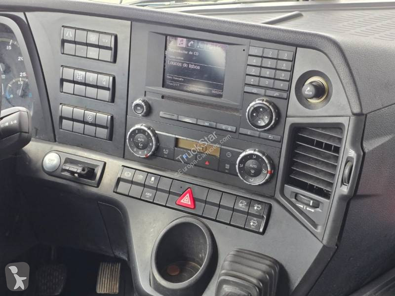 Tracteur Mercedes 2663