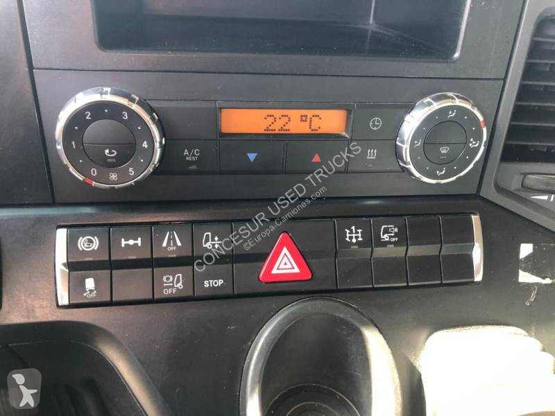 Traktor Mercedes