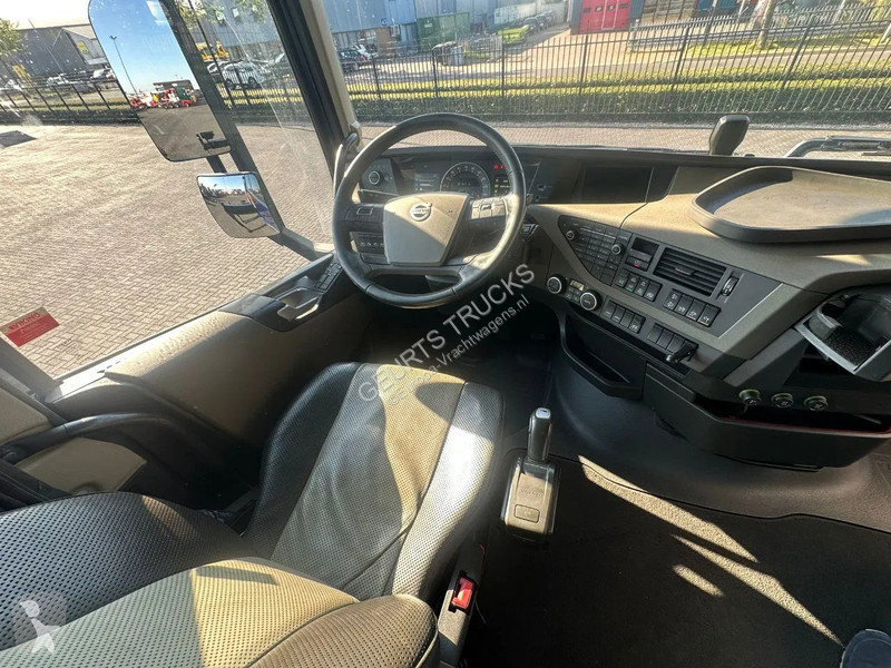 Tahač Volvo 8X4 TREKKER / BAKWAGEN MET...