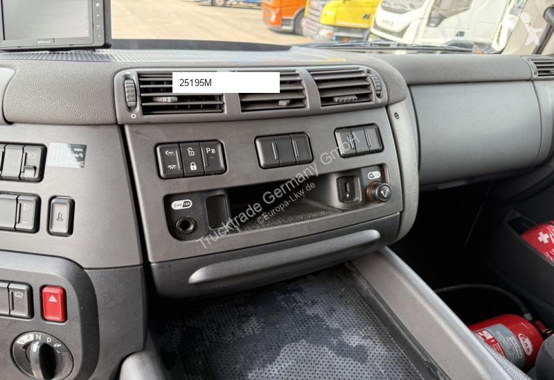 Traktor DAF CF 400