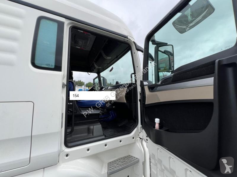 Cap tractor MAN TGX 18.460 XLX EURO 6 STANDARD