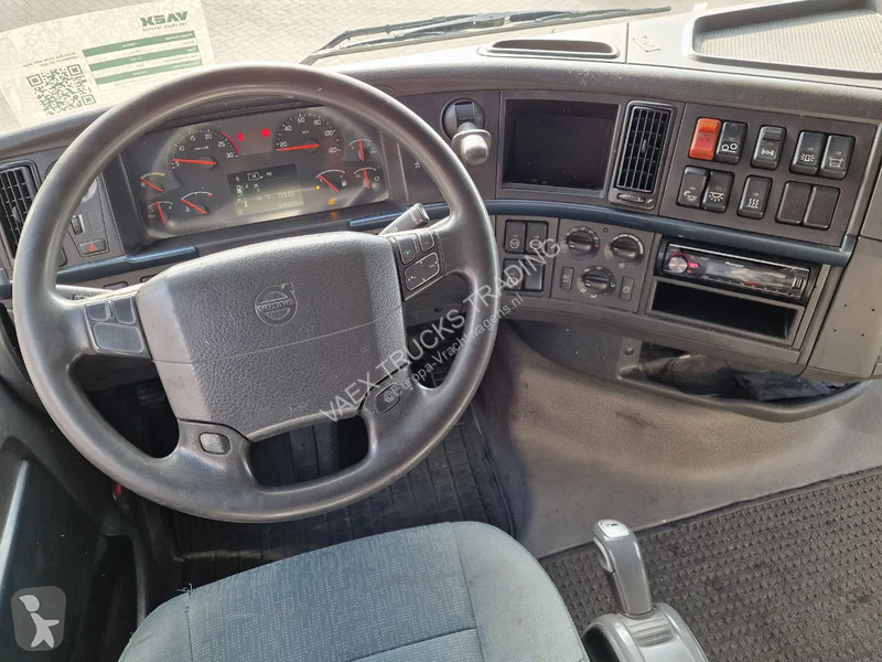 Tahač Volvo 13520 Low roof 6x2 - Retarder -...