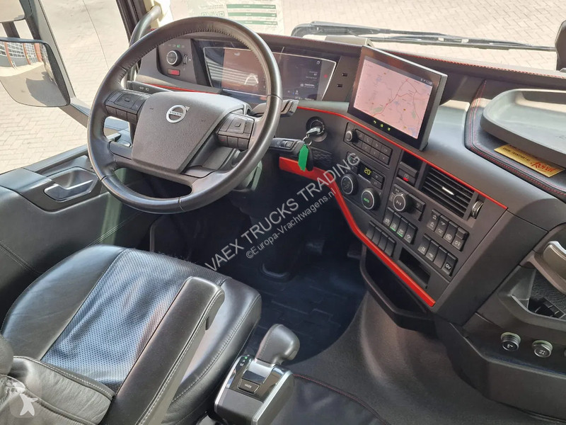 Traktor Volvo 13540 Globetrotterl XL 6x4 -...