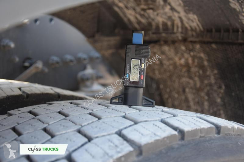 Traktor Volvo 500 Globetrotter XL Varios