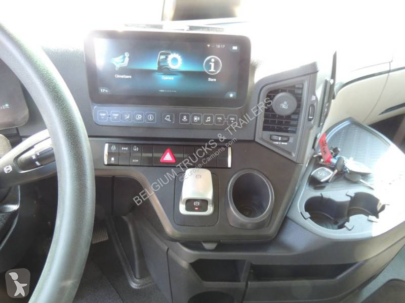 Traktor Mercedes