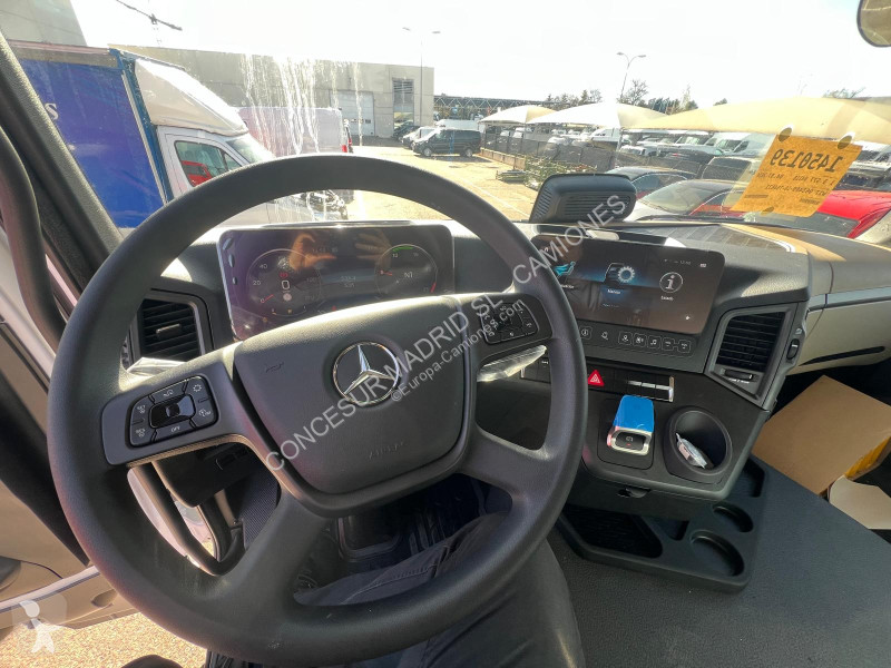 Traktor Mercedes  1851 LS