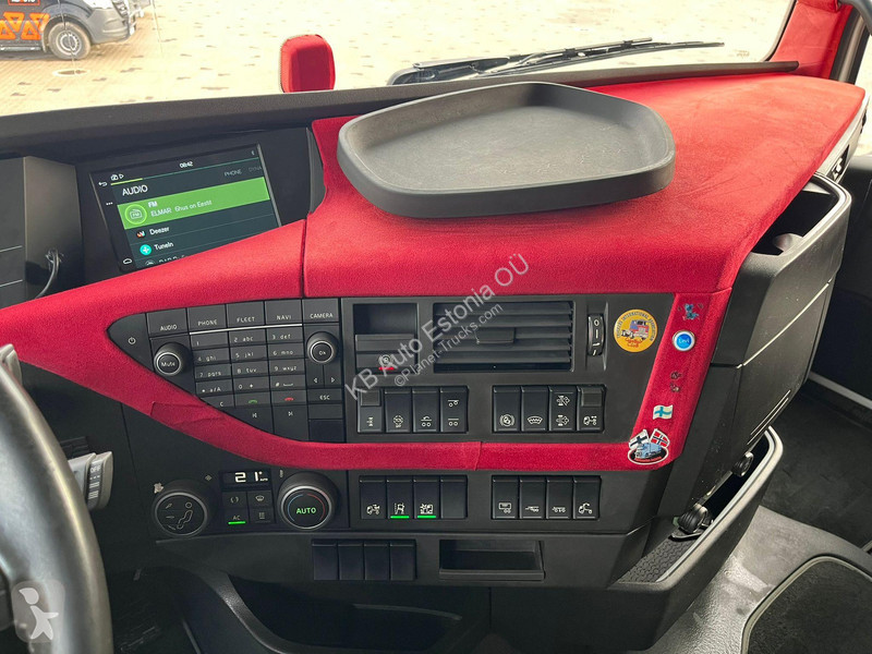 Tahač Volvo 500 6x2 GLOBE XL / RETARDER /...
