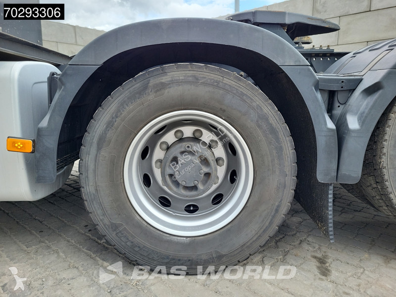 Tahač Volvo 6X4 Retarder 2xTanks Lift-Axle...