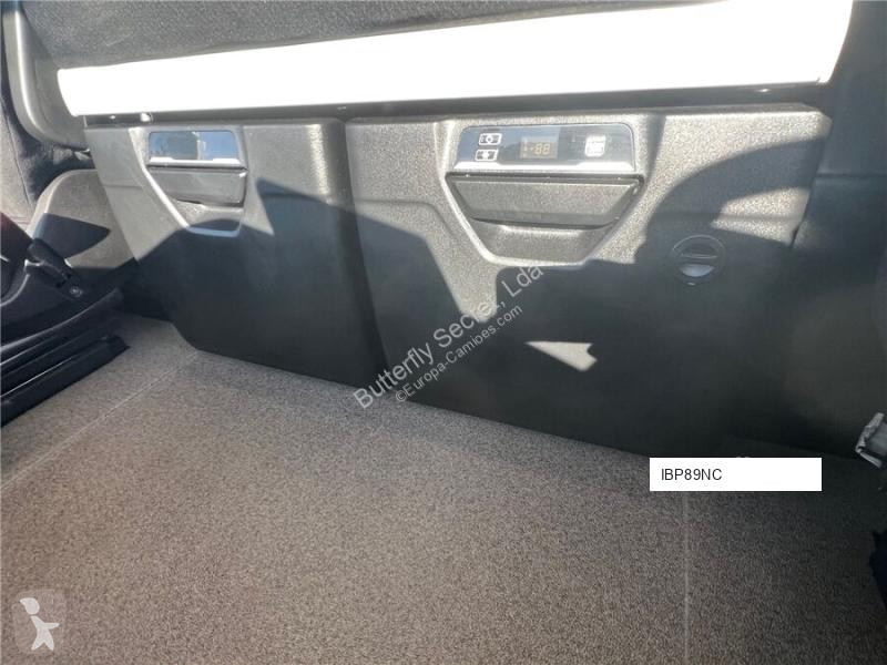 جرار Iveco S-WAY 500