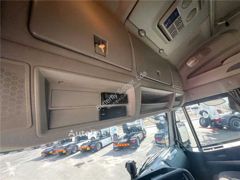 Iveco AS440S46T/P tractor unit