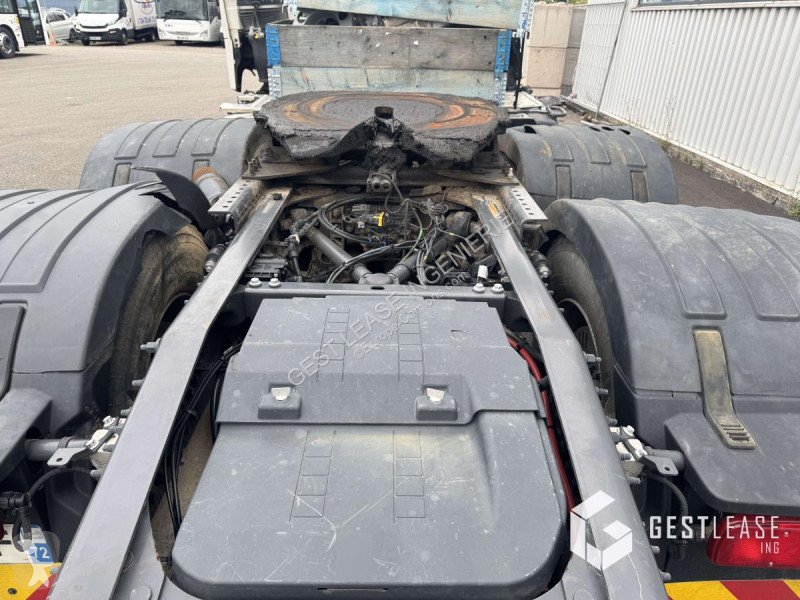 جرار Volvo 500