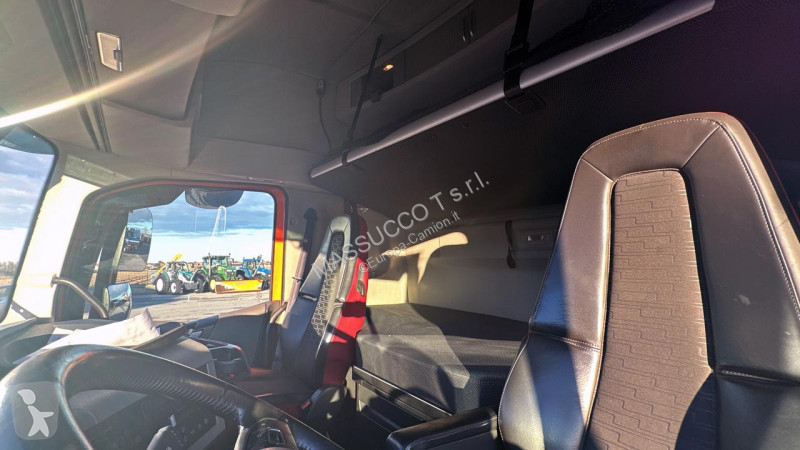 جرار Volvo 42T 4x2