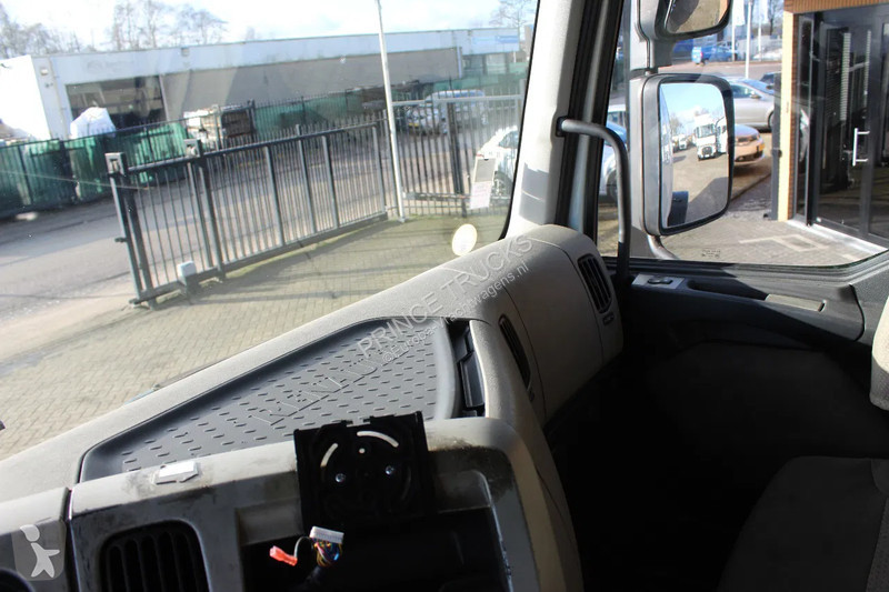 جرار Renault 460