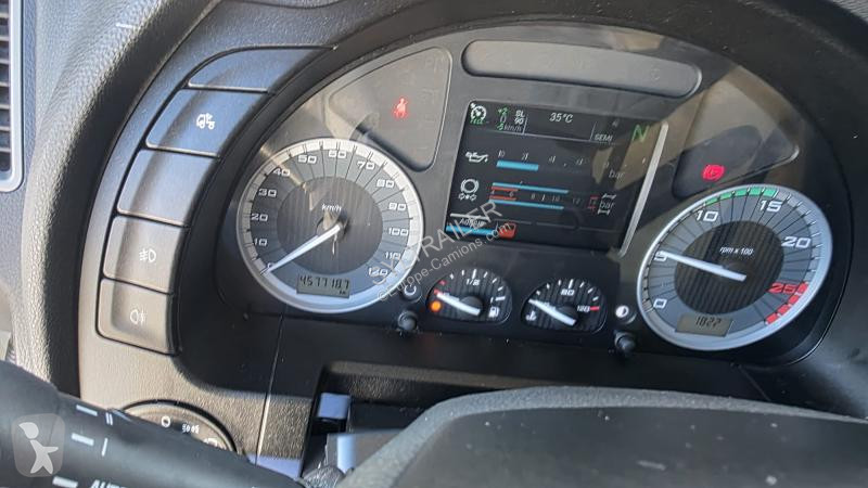 جرار Iveco 490