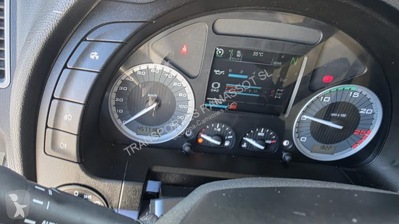 جرار Iveco 490