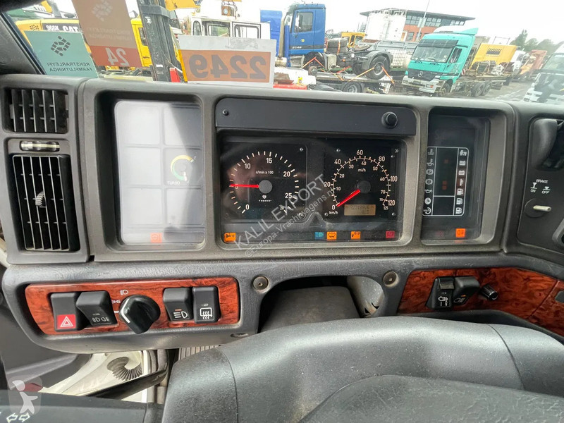 جرار Volvo 12420 Heavy Duty Tractor 420HP 6x4...