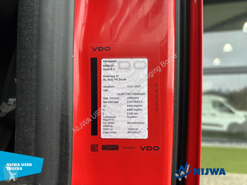 جرار Volvo 460 6x2/4 I-Save + I-Park